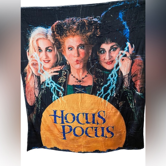 Sold!! Hocus Pocus Soft Plush Throw Blanket NEW - Picture 3 of 3